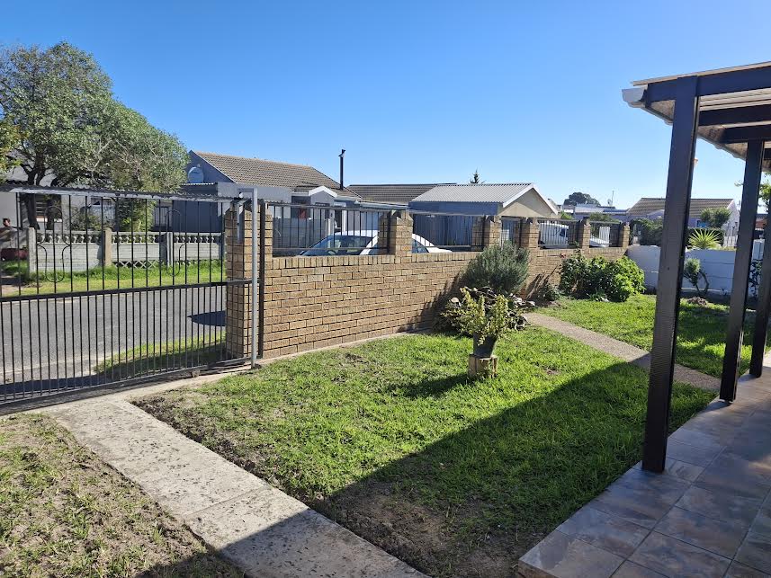 3 Bedroom Property for Sale in Electric City Western Cape